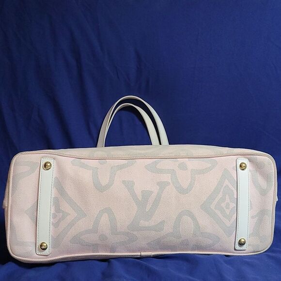 💯 Authentic Louis Vuitton Tote Bag 🍀 - Picture 9 of 17